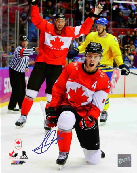 Jonathan Toews - Signed 8x10" Unframed Team Canada 2014 Olympics Fist Pump Photo 