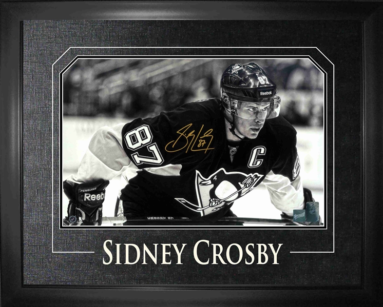 Sidney Crosby - Signed & Framed 11x17 Etched Mat Penguins Black & White Leaning Over 