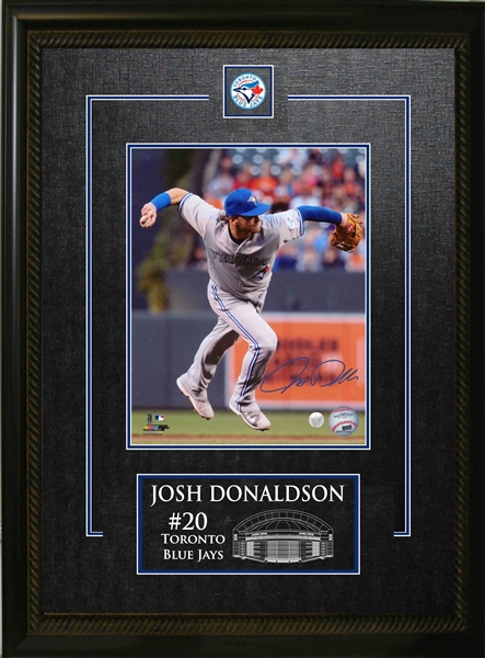 Josh Donaldson - Signed 8x10 Etched Mat Blue Jays Throwing-V
