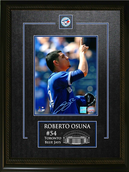 Roberto Osuna - Signed 8x10 Etched Mat Toronto Blue Jays Blue Pointing Close-up