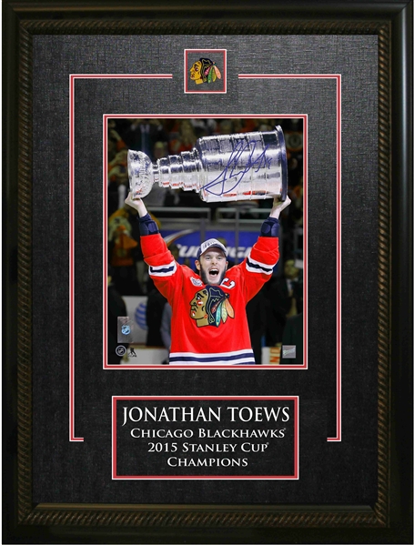 Jonathan Toews Signed 8x10" Photo in Etched Mat Frame Chicago Blackhawks 2015 Raising The Cup