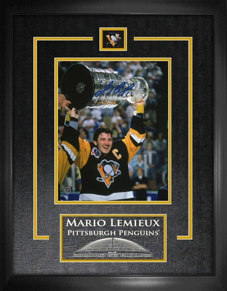 Mario Lemieux Signed Framed 8x10" Photo with Etched Mat - Pittsburgh Penguins