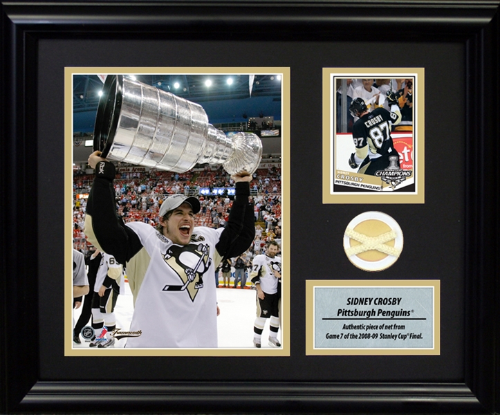 Sidney Crosby Photocard with Piece of 2009 Stanley Cup Net
