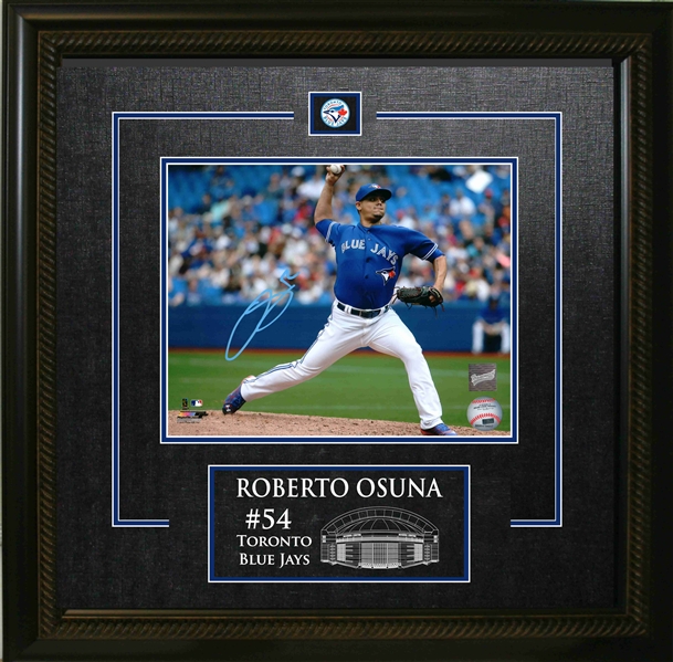 Roberto Osuna - Signed & Framed 8x10" Etched Mat Toronot Blue Jays Blue Throwing