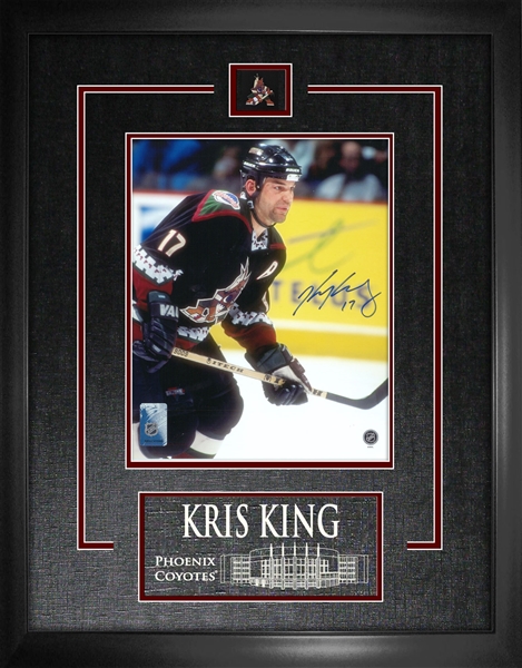 Kris King Signed 8x10 Etched Mat Coyotes Black-V Action