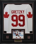 Wayne Gretzky Signed Framed 1987 Team Canada Away Jersey