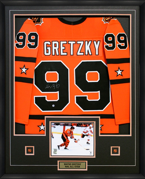 **OUT OF THE VAULT** Wayne Gretzky Signed Jersey Framed NHL All-Star 1980 Vintage CCM Replica